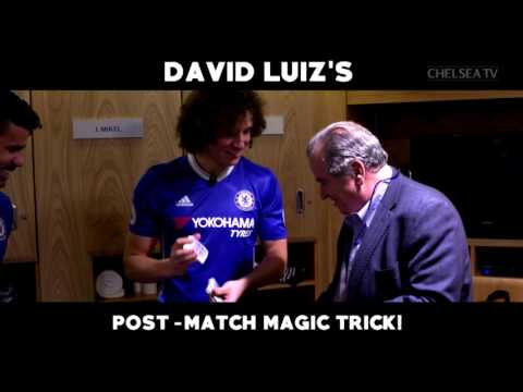 FOOTBALL TRICKS: David Luiz Astonishes Team-Mates with Insane Card Magic!