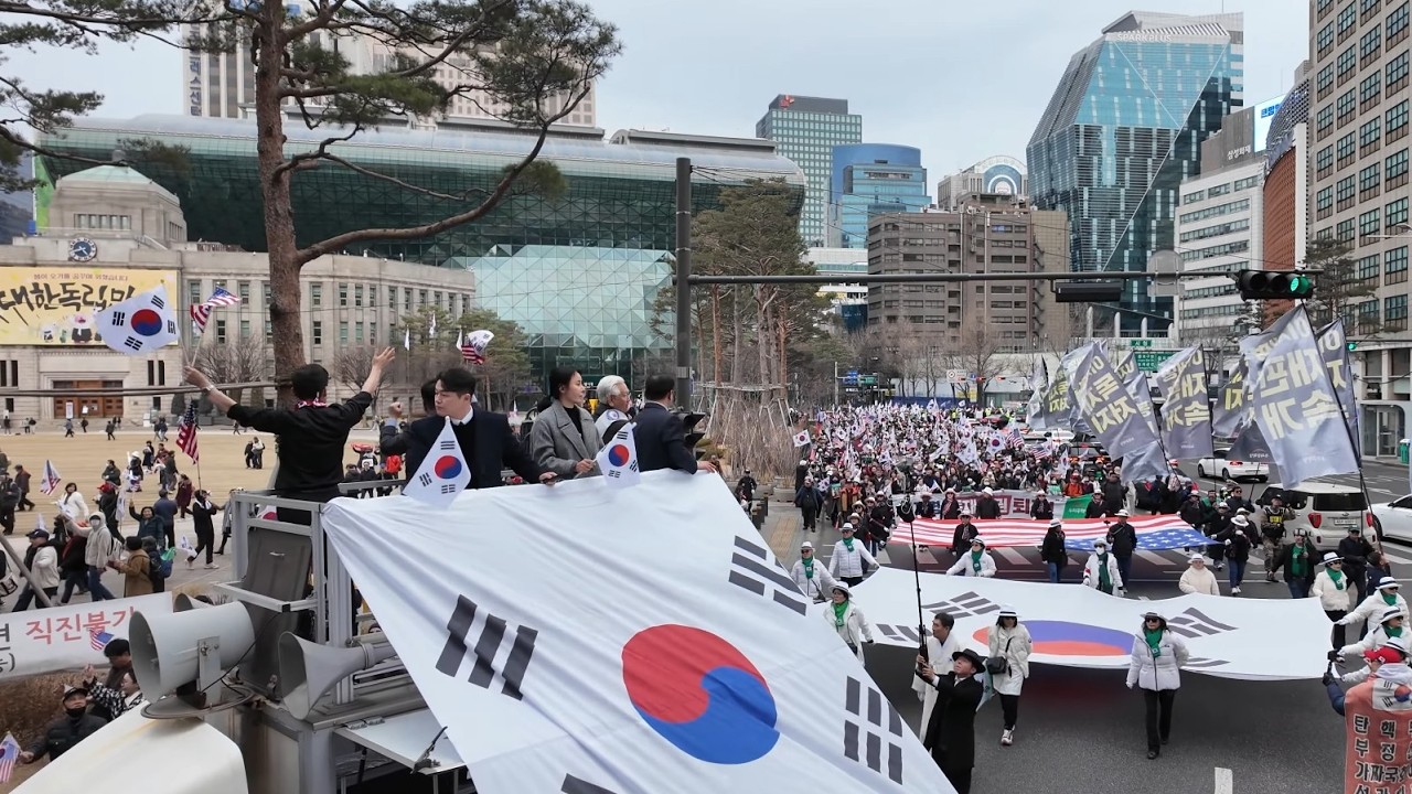 3.1절 보수 대연합 집회 행진 (고공 촬영 무편집 4k 원본) #우리공화당 #자유민주당 #자유와혁신당 #자유통일당 #전한길 #자유한길단.