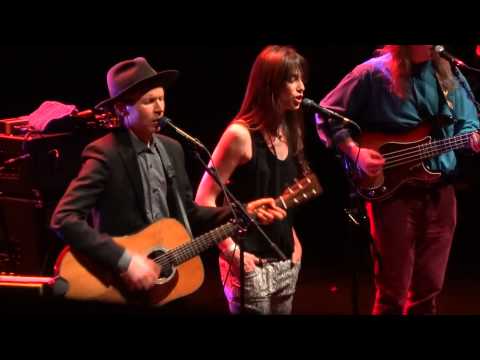 Beck & Charlotte Gainsbourg - Heaven Can Wait (HD) Live In Paris 2013