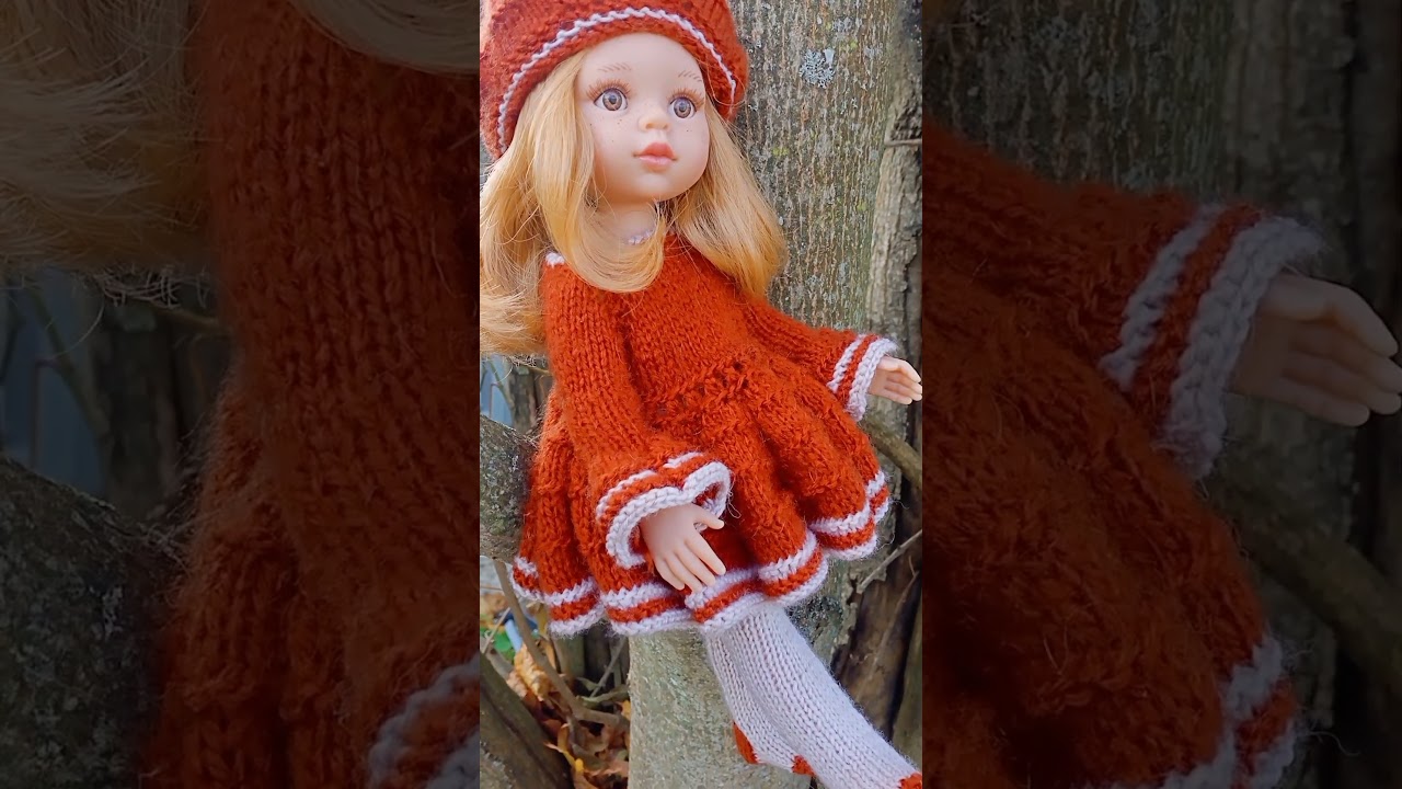 Little Spanish dolls Paola Reina in knitted dresses.