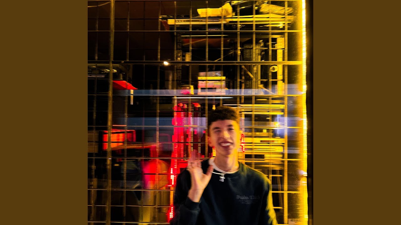 Ver MAKE A SCENE no YouTube Ver MAKE A SCENE no YouTube