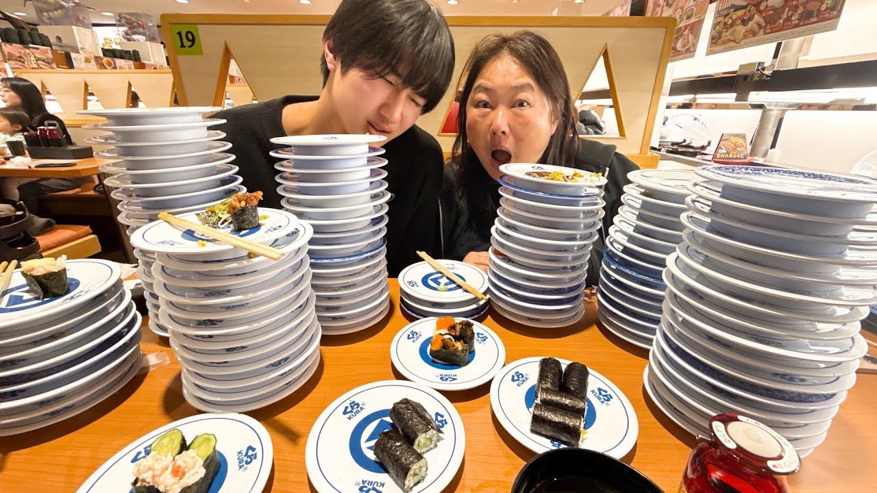 【全種類】くら寿司で奢るって言ったらお母さん頼みすぎ・・・