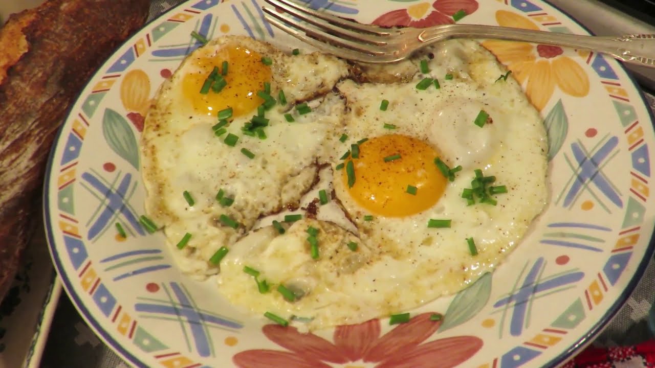 Mes ŒUFS AU PLAT TRADITIONNEL à l'ancienne, rapide, de la Mère Mitraille - Gourmandises TV