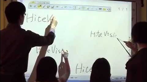 Bảng tương tác thông minh HiteVision với 4 người sử dụng cùng lúc. - saomaiedu.vn