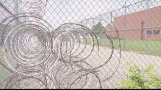Richland County jail employee accused of punching inmate