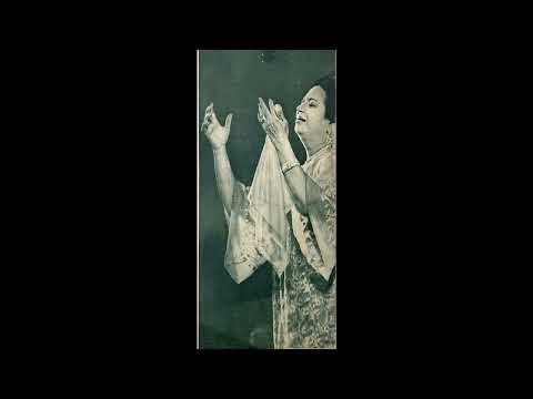 ام كلثوم وكفاية اصحى على ابتسامتك بتقولي عيش تفاريد