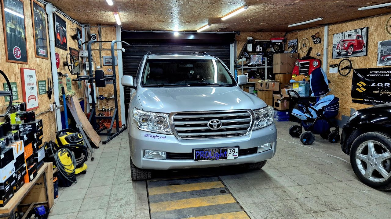 Toyota Land Cruiser 200 Установка четырёх BI-LED линз ZORKiY F40 4500K. 