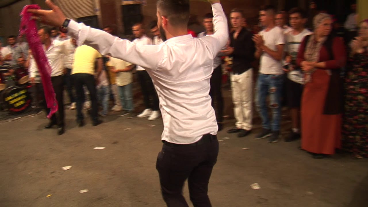 SARIKAYALI İBOŞUN ASKER GECESİ