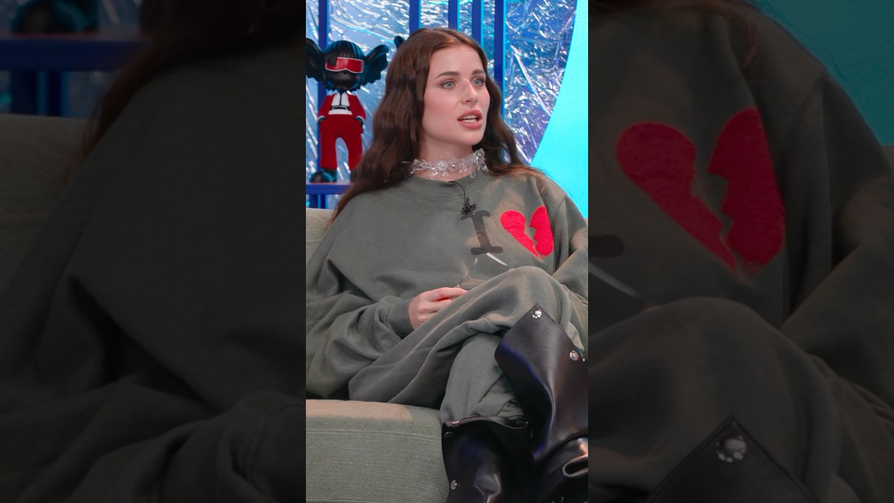 Адель Вейгель в новом выпуске шоу «ТОП». Смотри эксклюзивно в VK Видео 💜