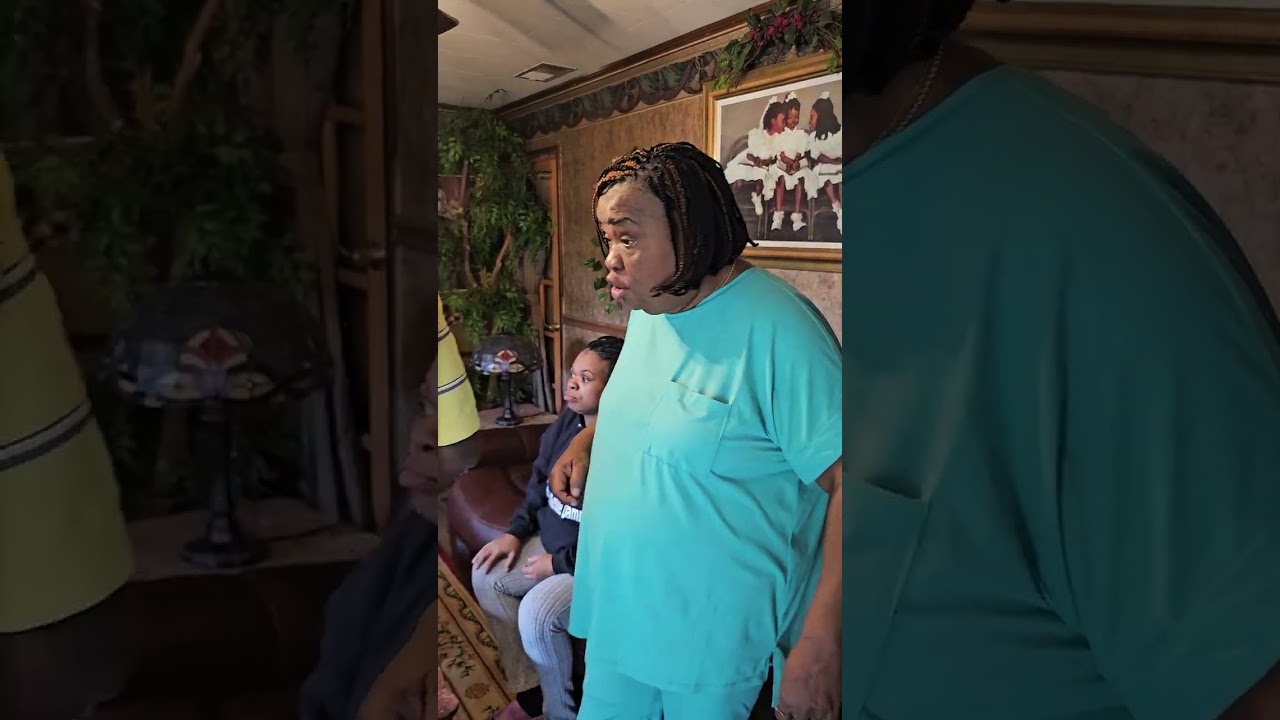 Эта семья не заботится о девушке.