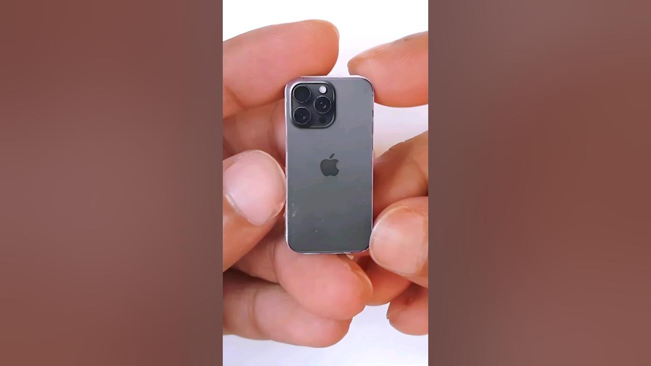 iPhone 15 Unboxing mini 