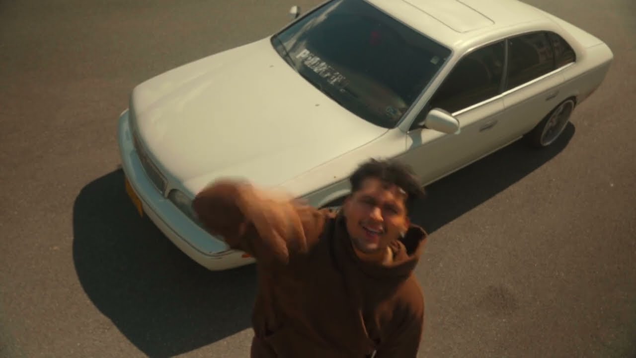 YouTubeでNoLa - Habits (Official Music Video)を視聴