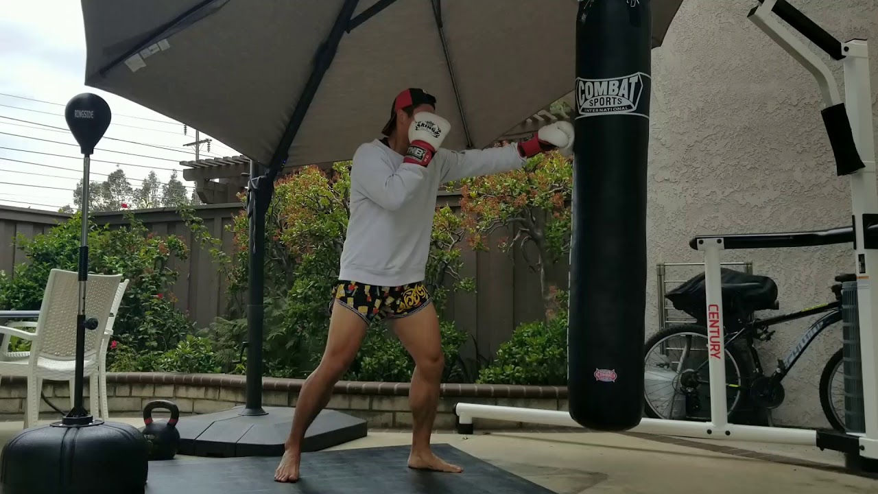 cornerman bag stand