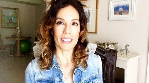 English Teacher Introduction Video on Italki