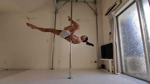 【Beginner】INSIDE LEG HANG / How to leg change tutorial polesports polefitness