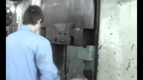 C92K-25 KJ CNC hydraulic hammer working in Jining Shenli rigging(forge rigging).wmv