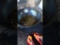 Смотрю что с маслом в сковороде - по-моему начинает закипать 14-ого Мая