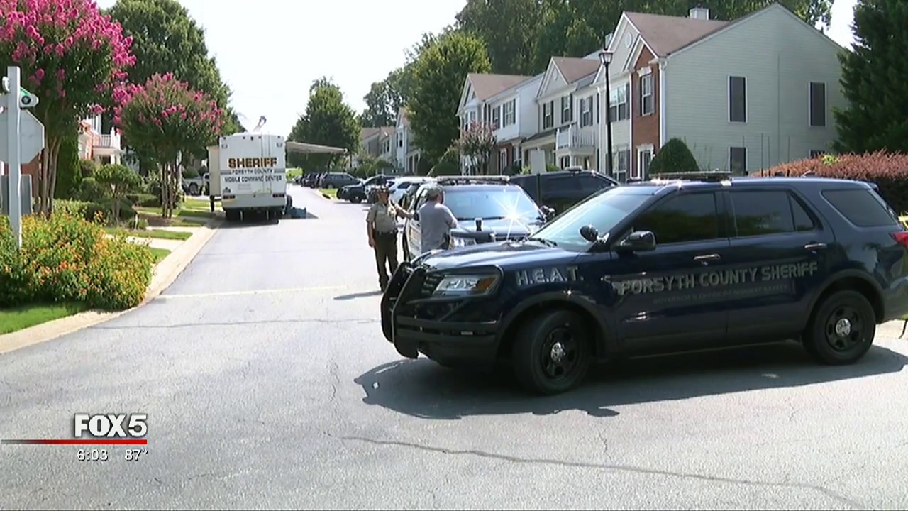 Hours long standoff ends with suspect in custody - YouTube