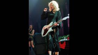 Celebrity Hole - Live At PNE Coliseum in Vancouver, Canada (March 2, 1999) Profile