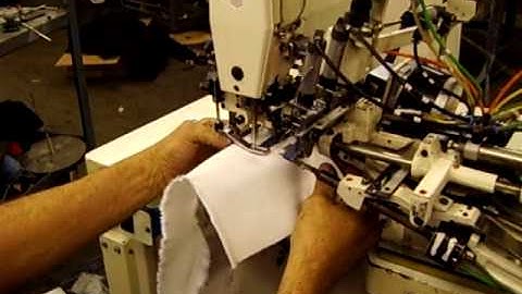 JUKI MOL-103 Automatic Belt Loop Attaching Machine