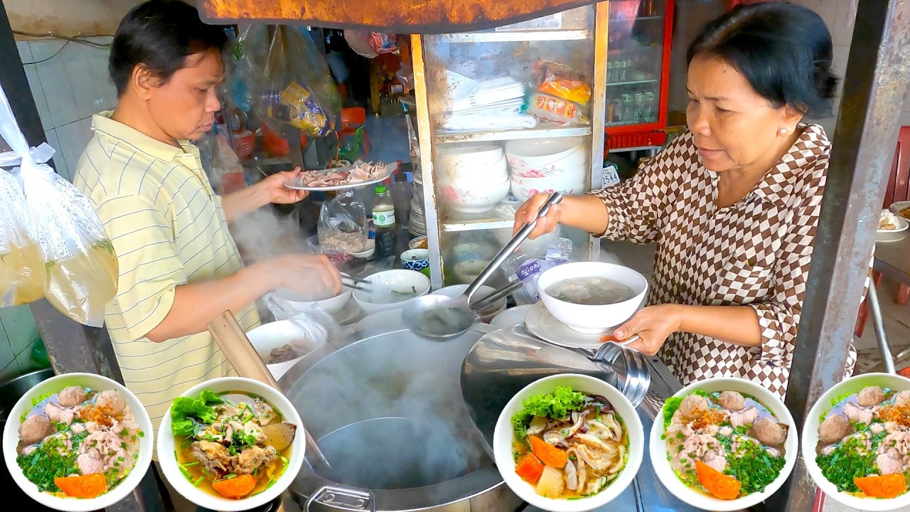 This $2 Pork Belly Noodle Soup Is a Phnom Penh Gem
