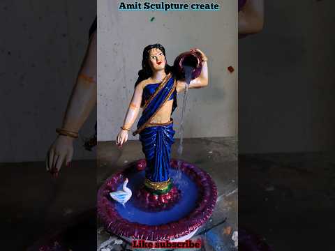 मिट्टी की मूर्ति बनाने सीखे | Murti kaise banate hain | radha murti making water flow 💦 #Shorts