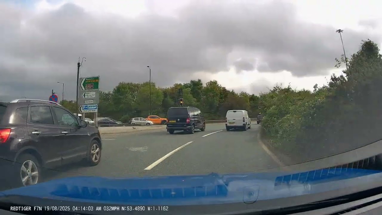 Red Lights Don't Apply To Vans. UK Bad Drivers, Road Rage, observations.