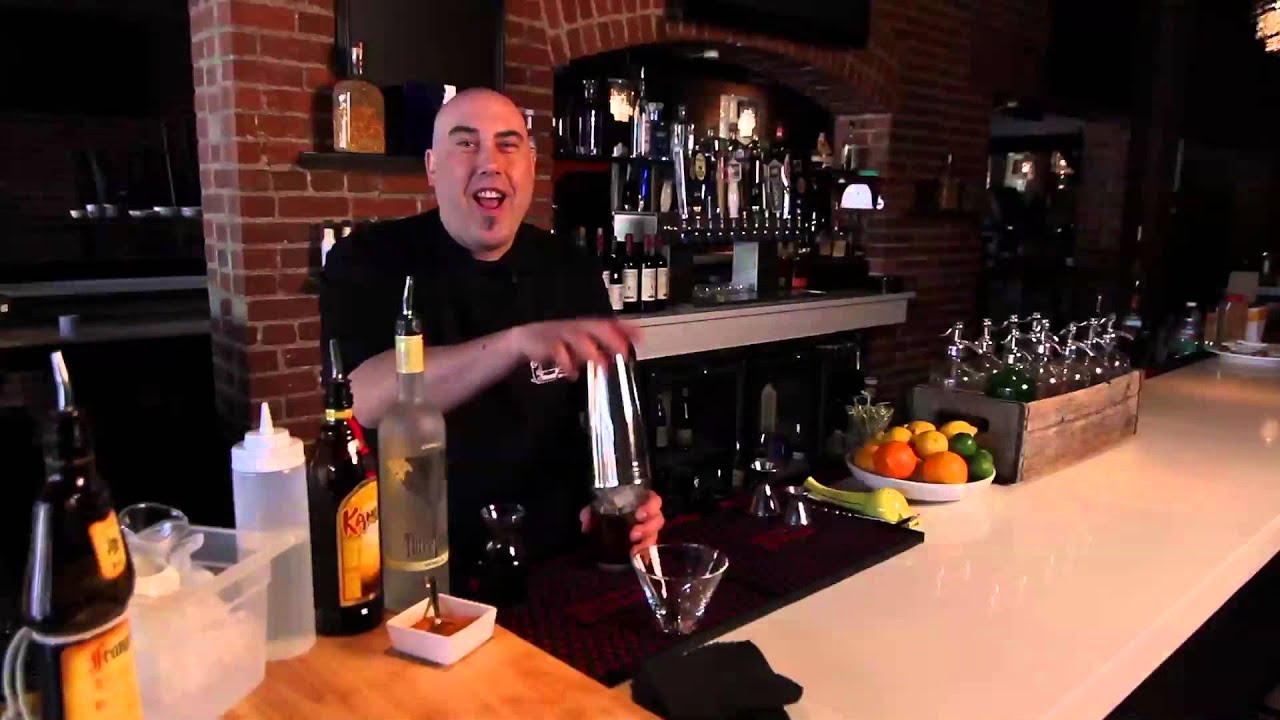 How to Make a Kahlua & Cream Drink : Party Drinks