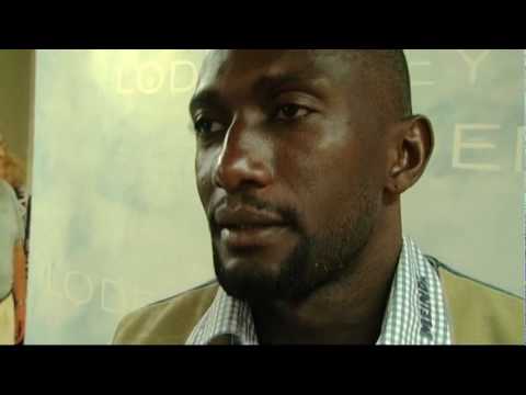 Tracht Prügel: Die Löwen-Lederhosen-Anprobe video phone beyonce mp3