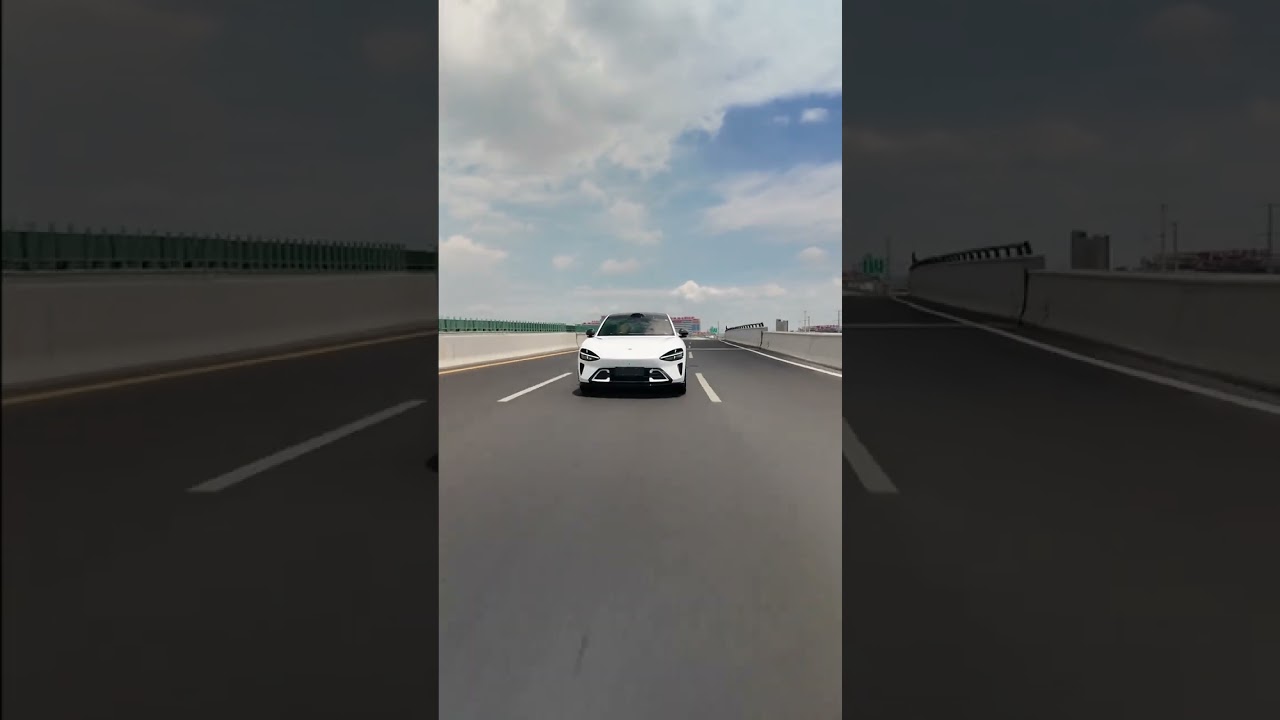 The bouncing Xiaomi Yu7, the white paint is very smart