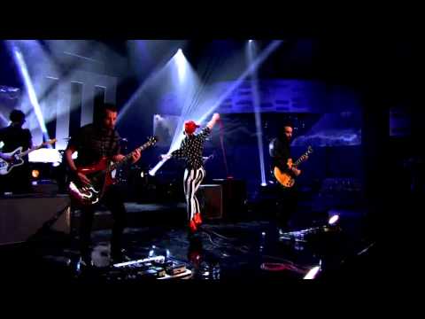 Paramore - Still Into You [Live@Graham Norton 4-5-2013]
