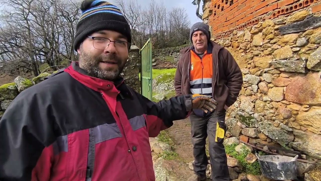 YA HAY HABITANTES en el GALLINERO 