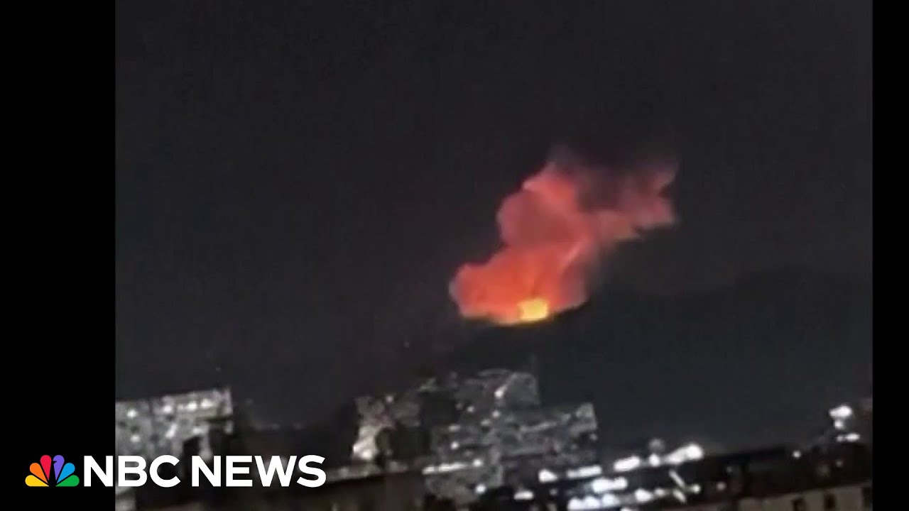 Eyewitnesses report multiple explosions in Caracas, Venezuela