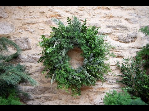 Video: How To Make A Christmas Wreath