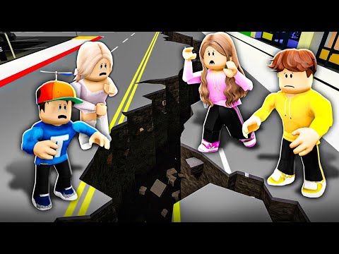 WE MUST SURVIVE THE BROOKHAVEN RP EARTHQUAKE! 😨 (Roblox Story)