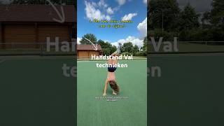 Leer Hoe Je Beste Kan Omvallen Als Je Handstand Probeert Te Oefenen