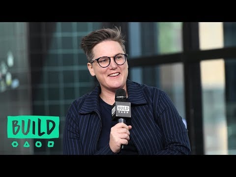 Hannah Gadsby Talks About Her Experience as a Gay Woman in Tasmania