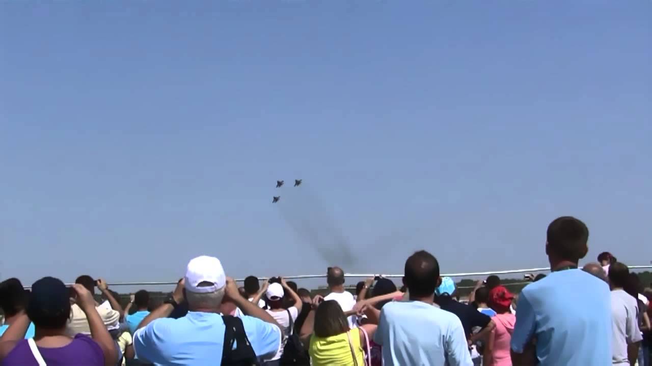 "Стрижи" в Батайнице ("Strizhi" at Batajnica Air Show)