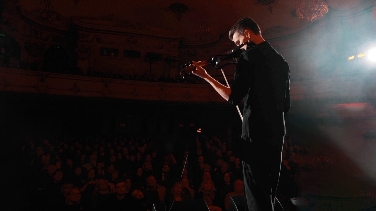 Sufjan Stevens - Mystery of Love / Roberts Balanas live looping performance