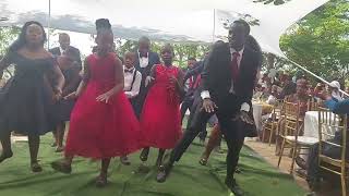 Makhadzi - Magear [Feat Mr Brown] Wedding Dance #makhadzi #weddingdance #weddingchoreography Resimi