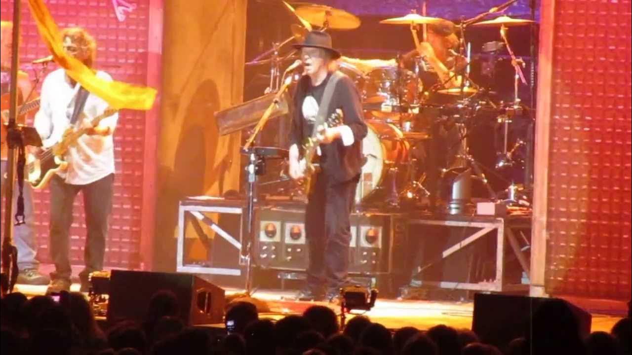 Cinnamon girl, Neil Young & Crazy Horse, Newcastle June 2013 YouTube