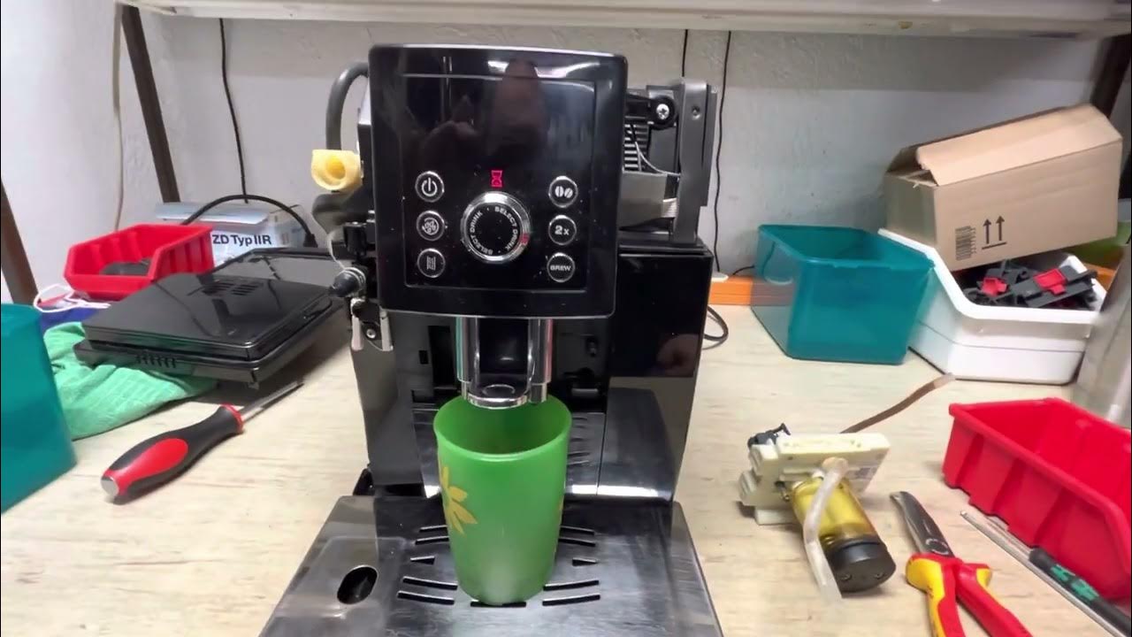 Delonghi Esam 5500 Wasser In Der Auffangschale Delonghi Kaffeeautomat spült in die Auffangschale #34 - YouTube