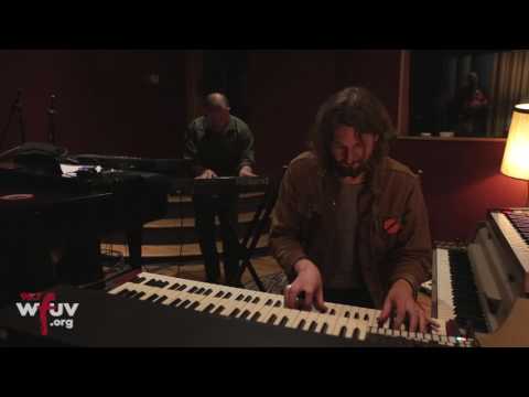 The War on Drugs - "Holding On" (Electric Lady Sessions)