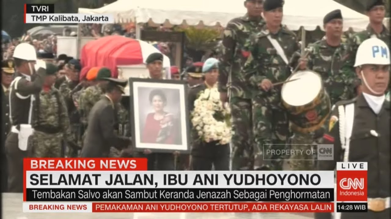 Prosesi Pemakaman Jenazah Ani Yudhoyono di TMP Kalibata
