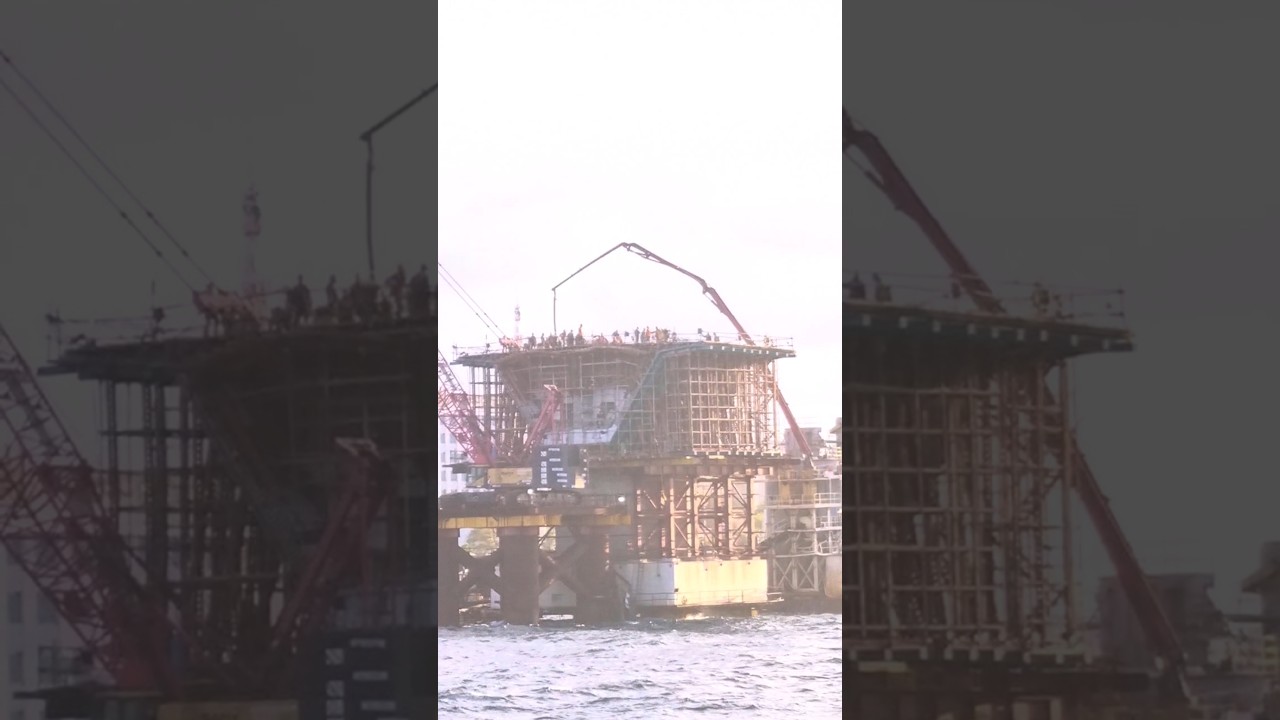 POURING CEMENT IN MALDIVES BRIDGE 