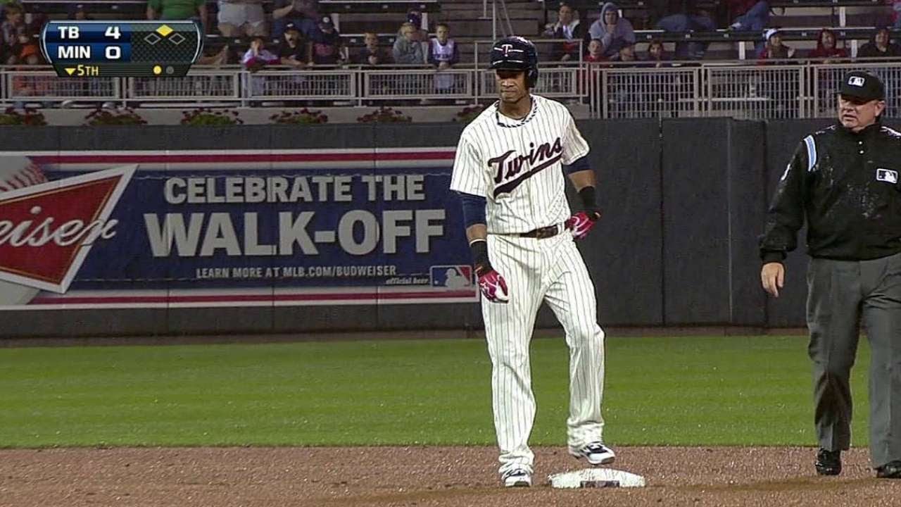 TB@MIN: Florimon hits a double down the line in right - YouTube