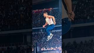 BELIEVER⚡Dan Reynolds GOES AIRBORNE in Guangzhou 2026 😱