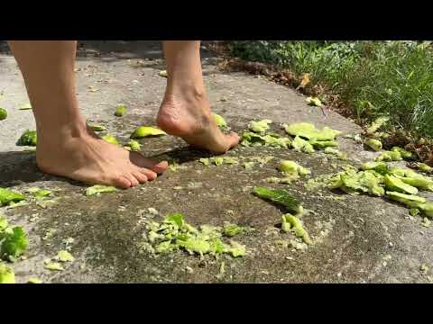 barefoot summer games