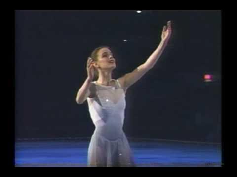 Figurali uchuvchi Yekaterina Gordeeva butunlay yalangoch