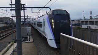 E353系 S210編成 S107編成 特急富士回遊36号・かいじ36号新宿行が1分遅れて国立駅3番線を発車するシーン